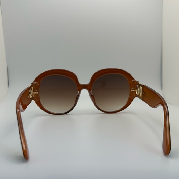 Oversized Round Sunglasses with Gold Arm Detail - Picture 4 of 5